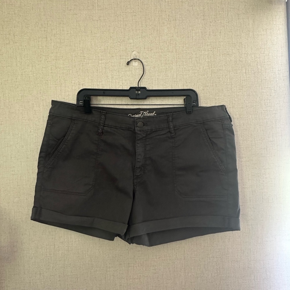 Universal Thread Women's Gray Cargo Shorts
